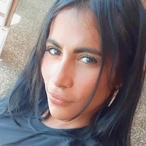 Meet your Posher, Annia